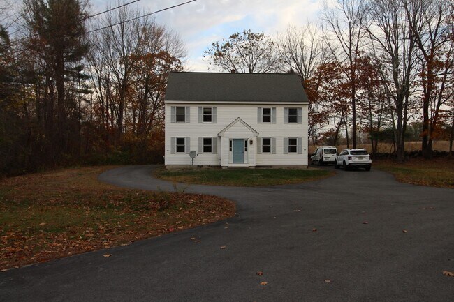 Foto del edificio - 37 Oak Hill Rd