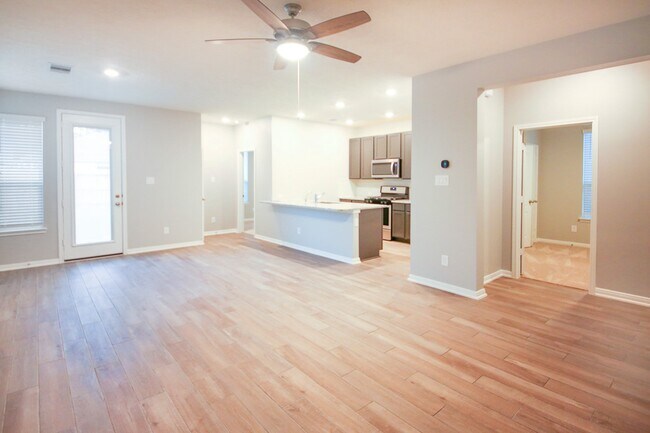 Foto del edificio - 9406 Castillo Ct