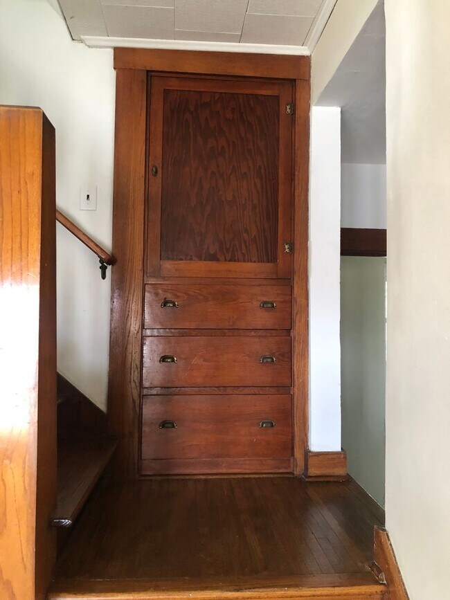 Building Photo - ROSSVILLE - 4 Bed 2 Bath