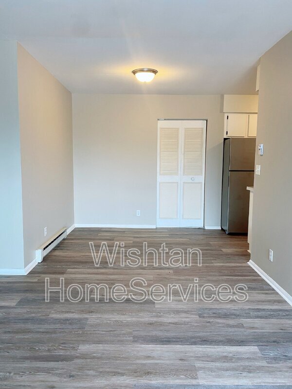 Foto del edificio - 218 Charleston Blvd