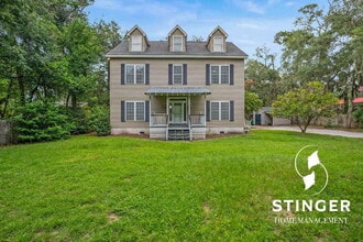 Building Photo - 1606 Columbia Ave