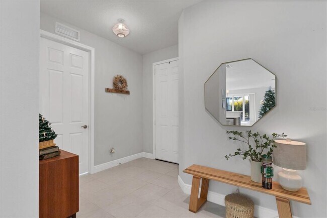 Foto del edificio - 123 O'keeffe Cir