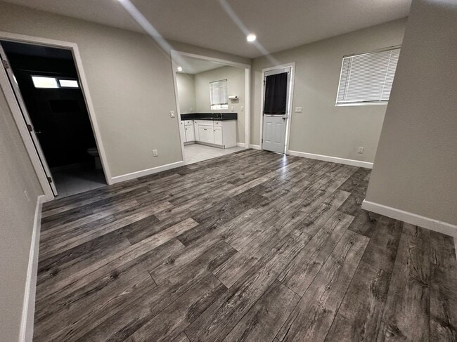 Foto del edificio - 2217 W Elder Ave