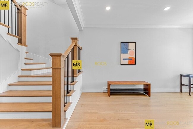 Building Photo - 529 Newbury St