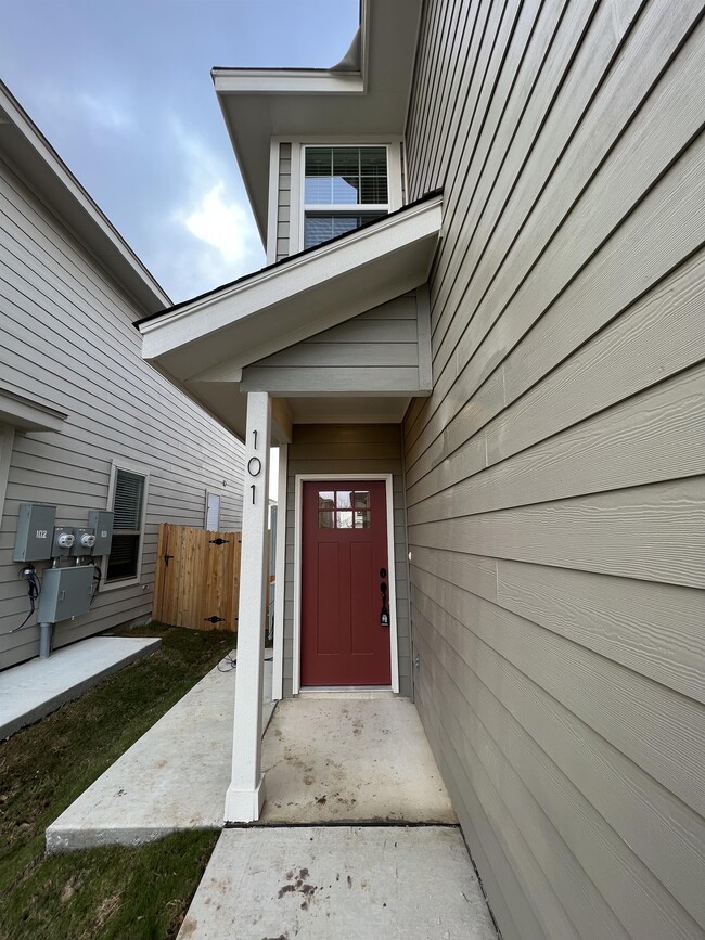 Photo - 101 Bent St Townhome