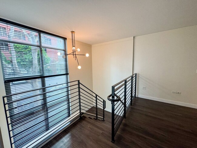 Building Photo - Little Italy Updated Townhome Style 2Bed 2...