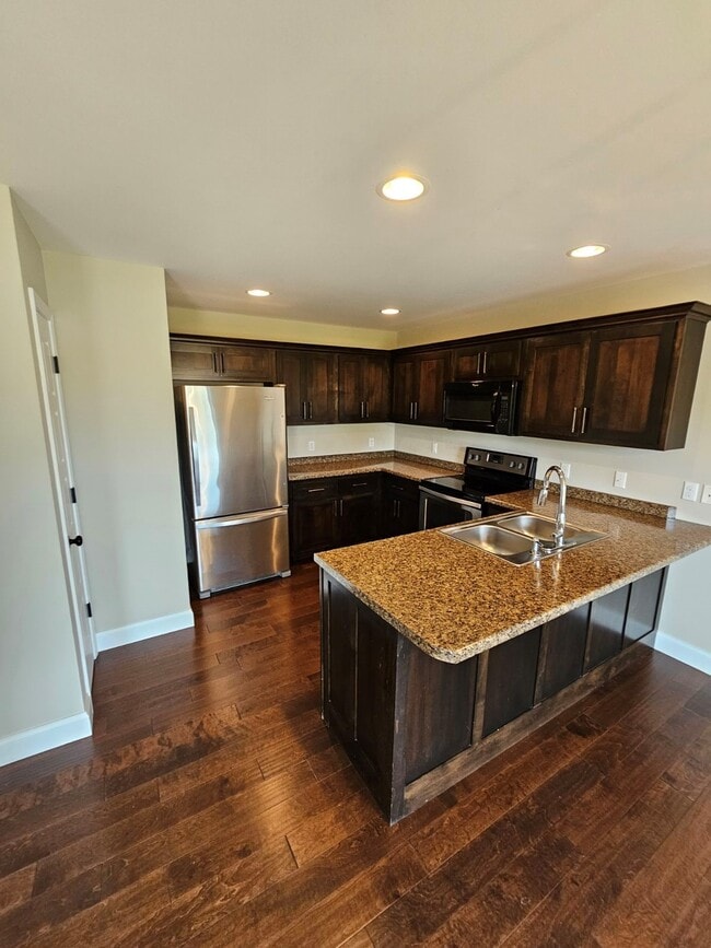 Foto del edificio - 4905 Cedar Creek Cir