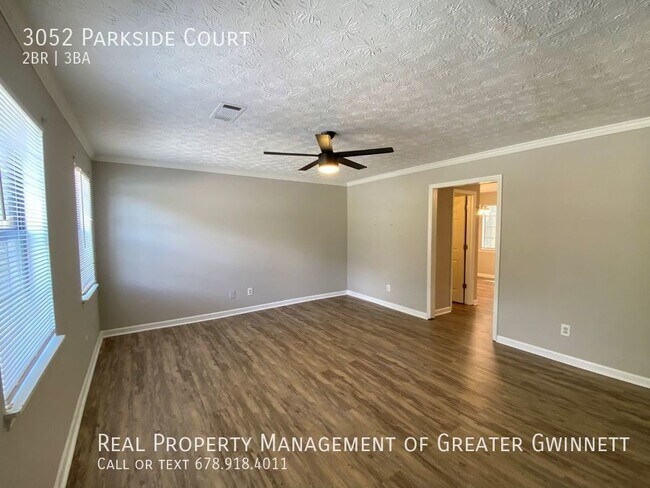 Foto del edificio - Cozy 2 Bedroom Townhome Near the Heart of ...