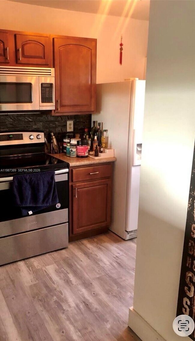 Building Photo - 10317 NW 9th St Cir