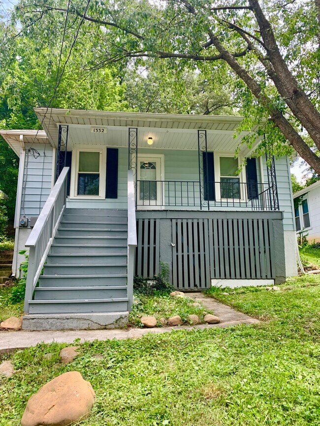 Frente de la casa - 1332 Buena Vista Blvd SE