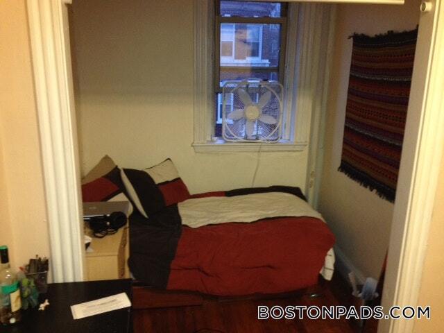 Building Photo - 55 Park Dr