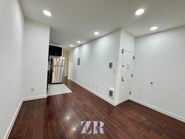 Foto del edificio - 2 bedroom in Brooklyn NY 11217