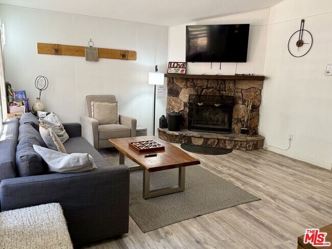 Foto del edificio - 42814 Willow Ave
