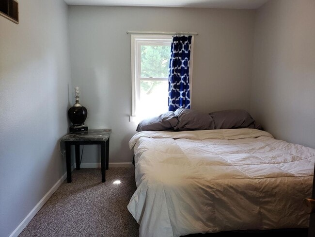 Building Photo - 1403