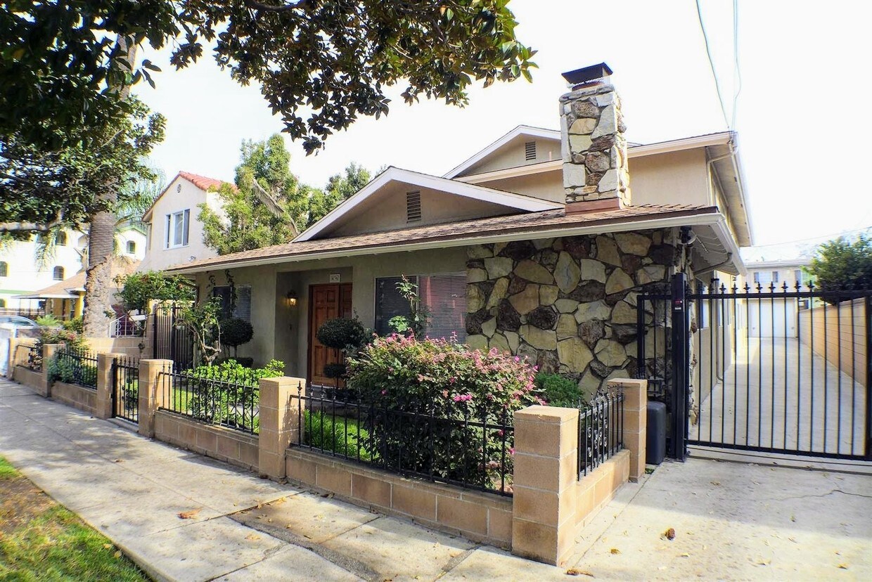 Primary Photo - 436 Almond Ave
