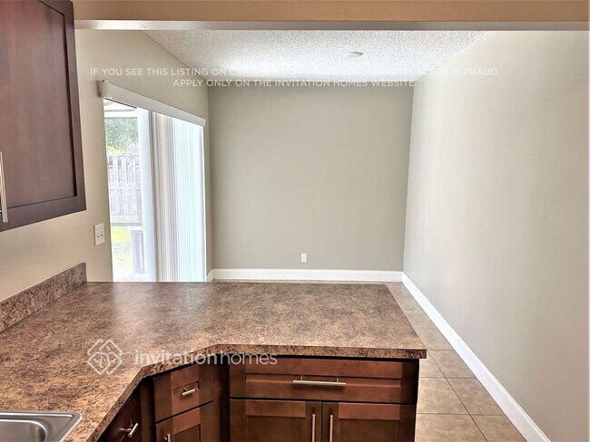 Building Photo - 5355 Fox Valley Trail