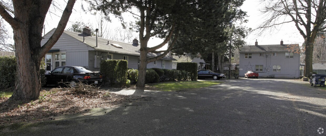 Foto del edificio - 3809-19 E Mcloughlin Blvd