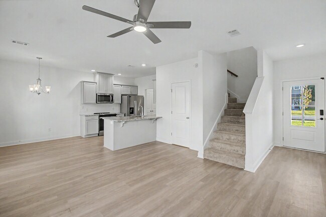 Building Photo - 248 Buckingham Dr