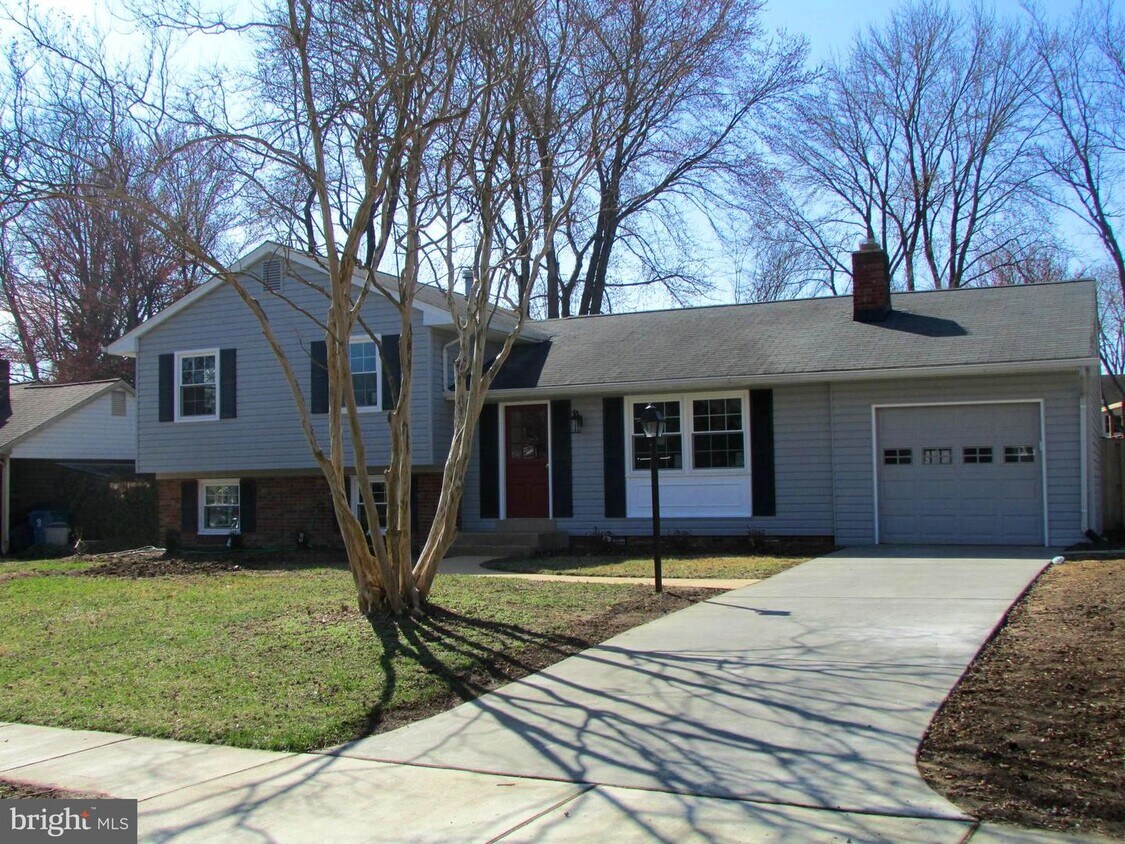 7708 Hayfield Rd, Alexandria, VA 22315 House Rental in Alexandria, VA