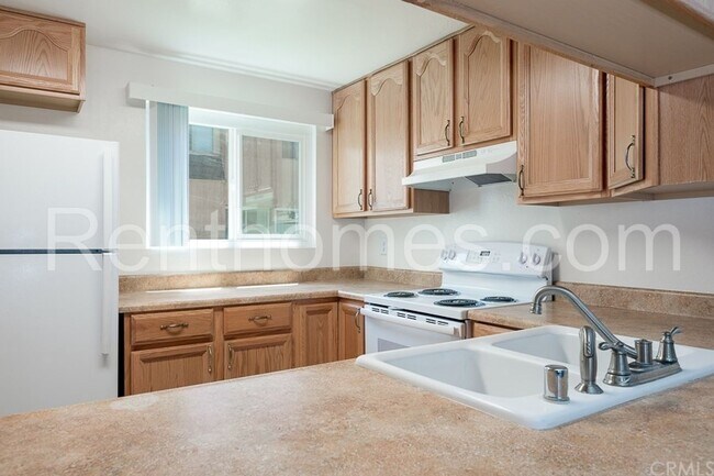 Foto del edificio - 8703 Lake Murray Blvd