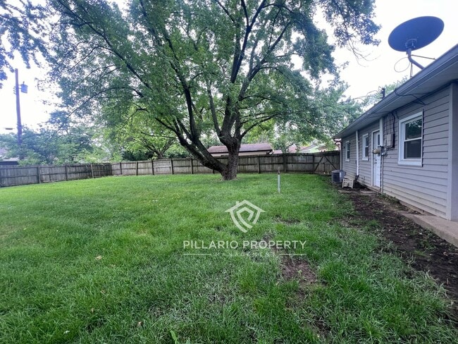 Building Photo - Beautiful Home Near Warren Park!