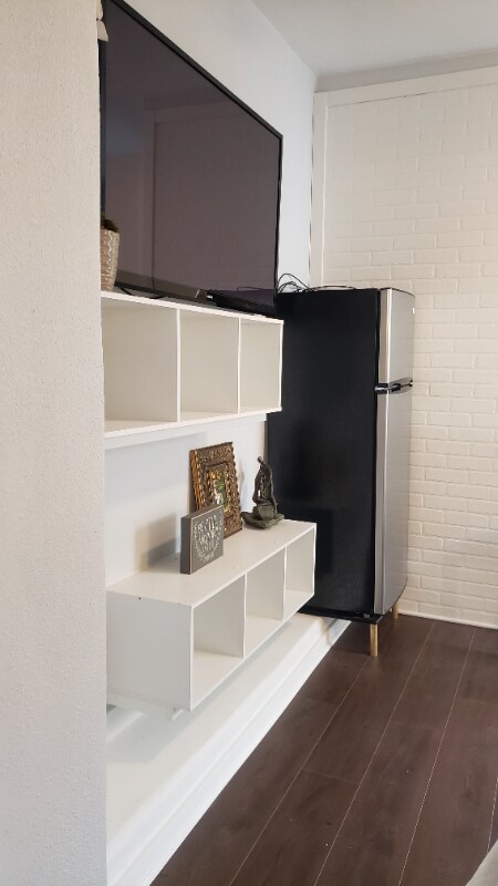 Foto del edificio - 1118 Rosewood Hills Dr