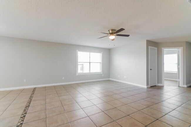 Building Photo - 10769 Braemoor Dr