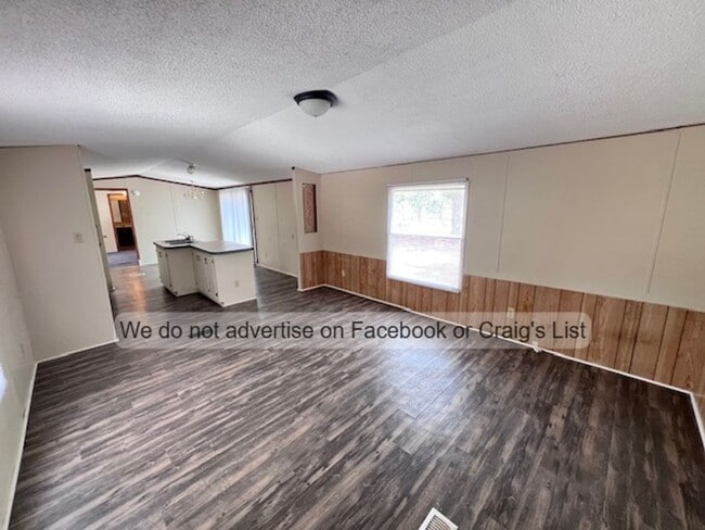 Building Photo - 2627 Tingen Rd