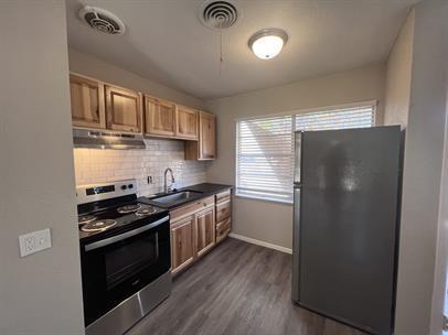Building Photo - 301 Rockwood Dr