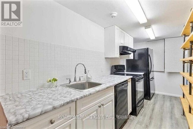 Building Photo - 490 Stanfield Dr