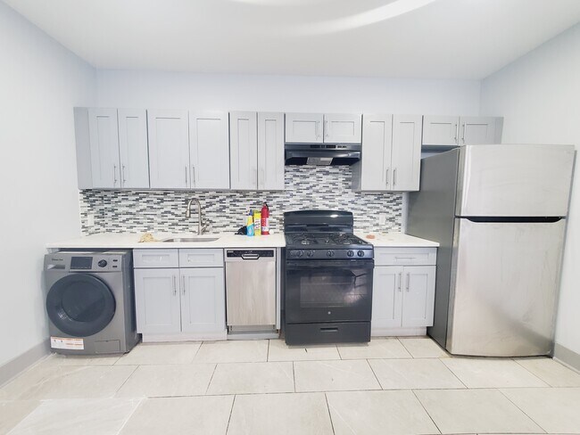 Building Photo - 156 Randolph Ave