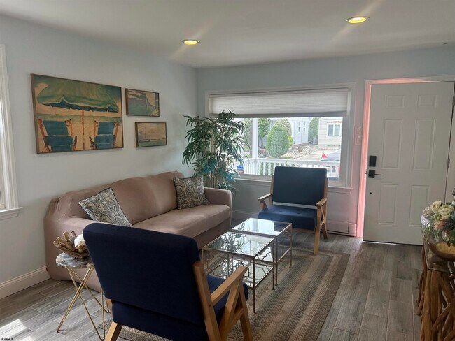 Foto del edificio - 119 N Iroquois Ave