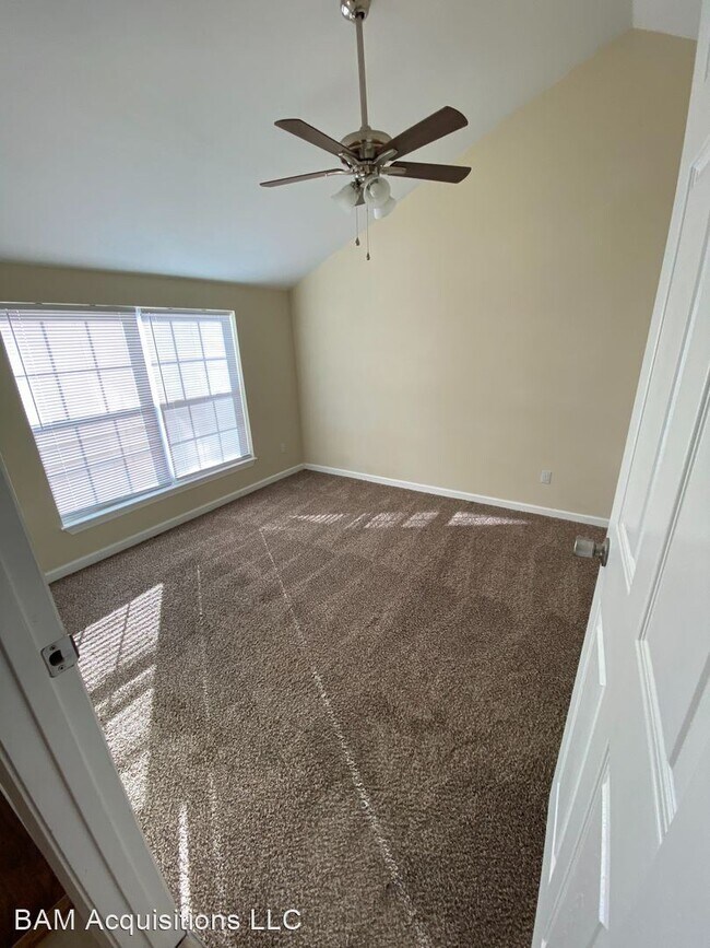Building Photo - 4 br, 2 bath House - 212 W. Midland St.