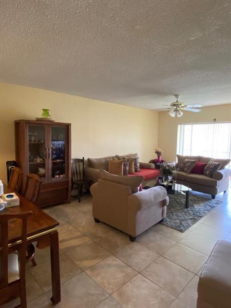 Foto del edificio - 2980 Riverside Dr