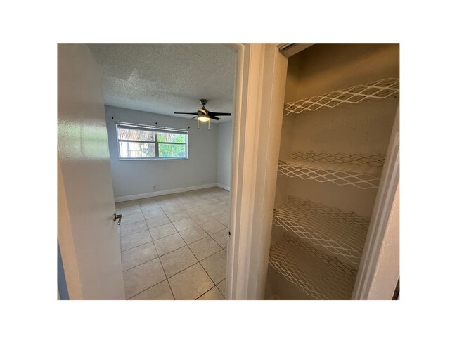 Building Photo - 4501 Treehouse Ln