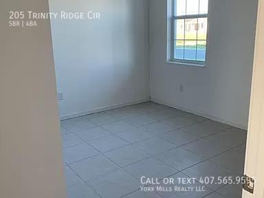 Foto del edificio - 205 Trinity Ridge Cir