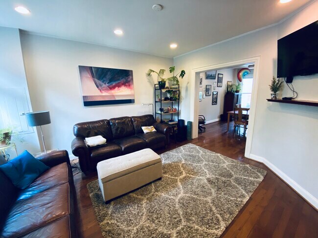 Family Room overlooking porch - 3541 Holmead Place Northwest