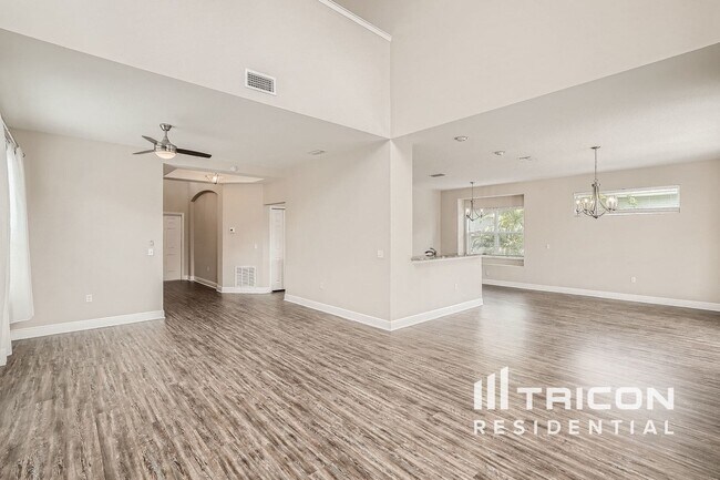 Foto del edificio - 6251 Blue Runner Ct