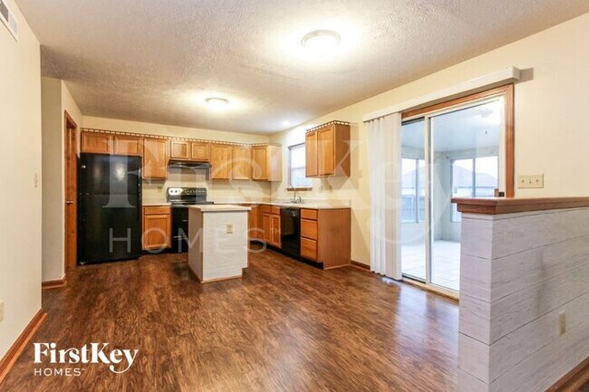 Building Photo - 1027 W Palomino Pl