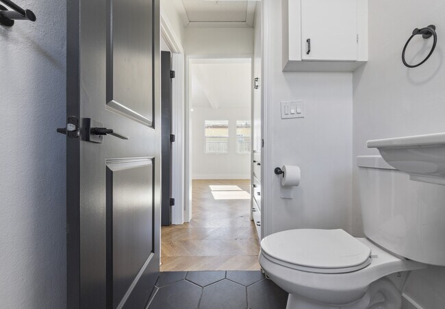 Foto del edificio - 5916 Walnut Ave