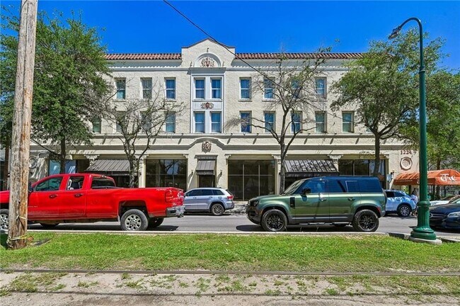 Building Photo - 1224 St Charles Ave