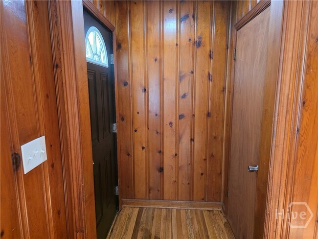 Foto del edificio - 8 Ronnie Ave