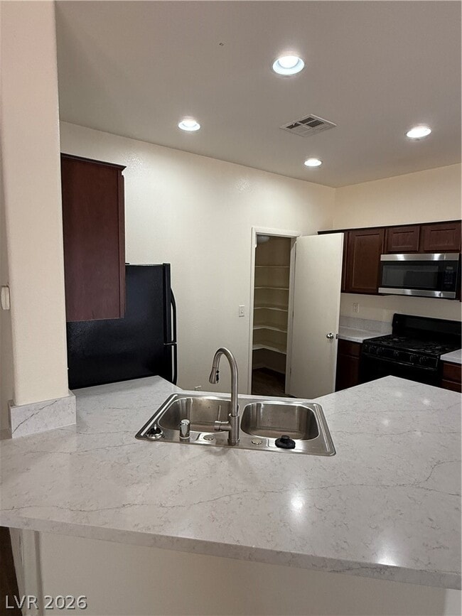 Building Photo - 9535 Knopfler Ln