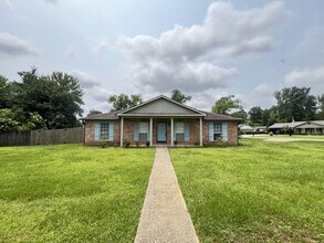 Building Photo - 18874 Mahan Loop