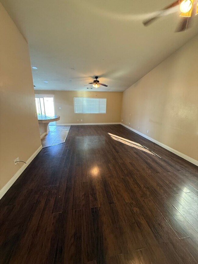 Foto del edificio - Charming 3-Bedroom Home in Southwest Bakersfield