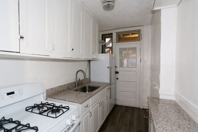 Building Photo - 549 W Surf St