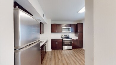 Interior Photo - The Commons at Windsor Gardens