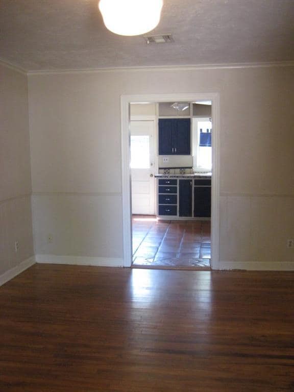 Building Photo - 502 W Comanche St