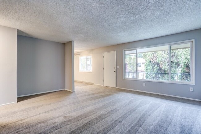 Building Photo - Look no Further, Tyee offers a SUPER 2bed/...
