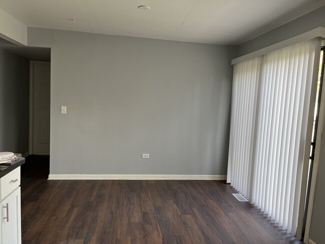 Building Photo - 1221 Springdale Cir